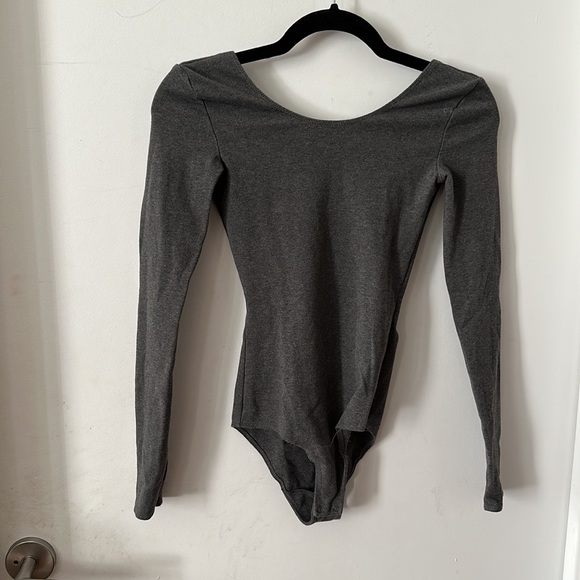Aritzia Wilfred Free Long Sleeve Bodysuit - Picture 2 of 6